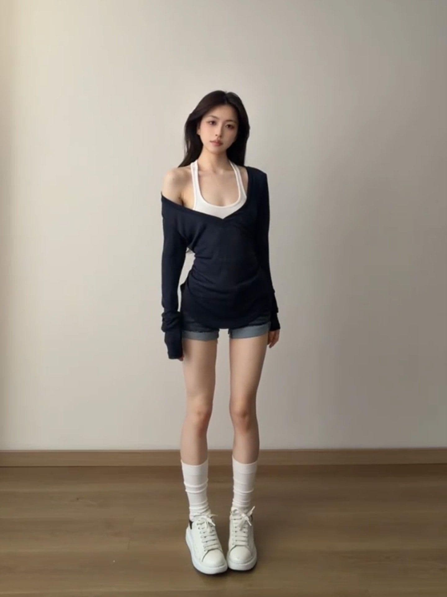 페이크 레이어드 행침 목 V넥 자외선 차단 긴팔 티셔츠 여성 여름 2026 새로운 얇고 가벼운 거즈 덮개 셔츠 허리 수축 슬림해 보이는 상세 이미지 5