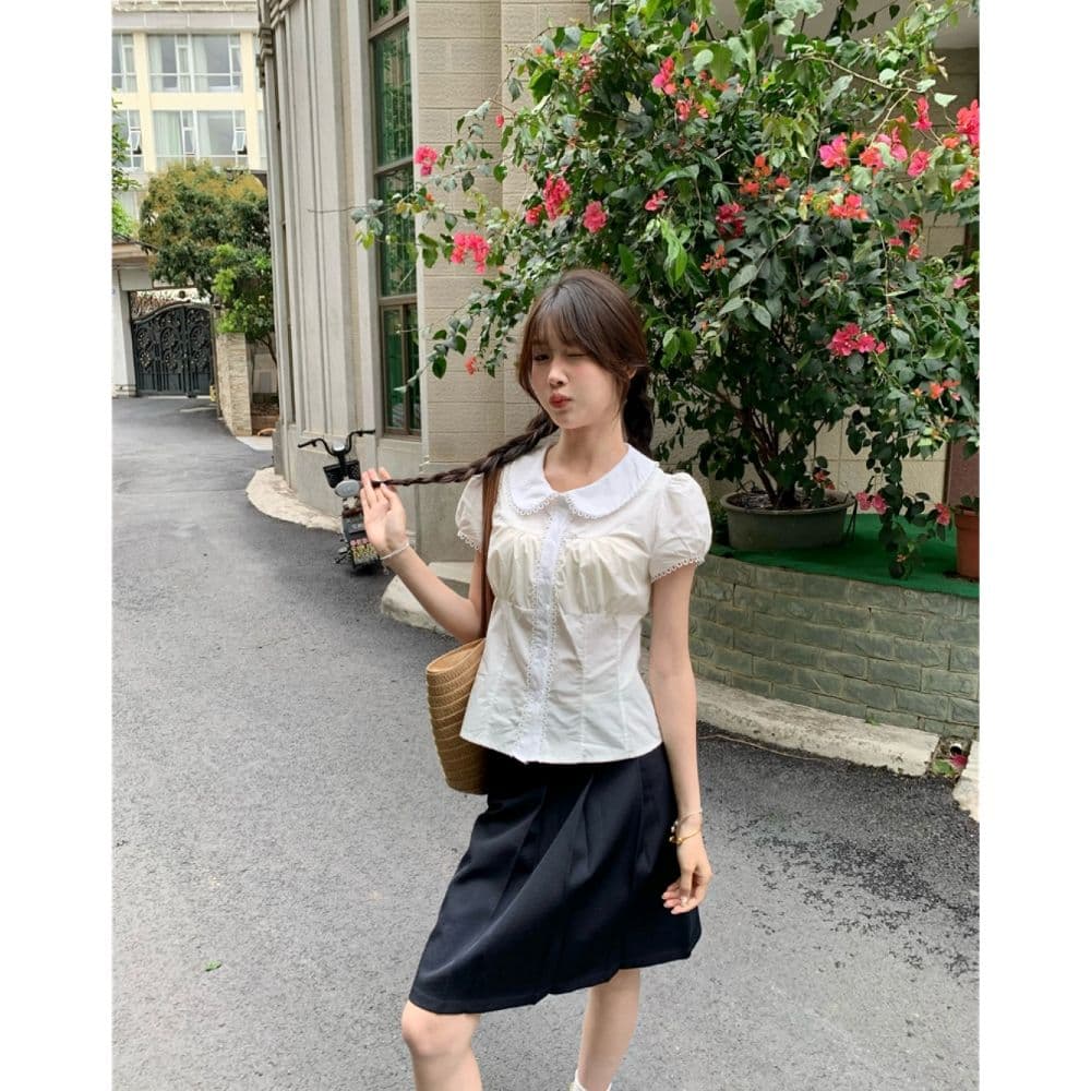 프랑스식 달콤함 화이트 베이비 칼라 셔츠 반팔 여름 학원 스타일 슬림해 보이는 여성 의류 거품 소매 인사이드 잡아라. 의류 상세 이미지 4