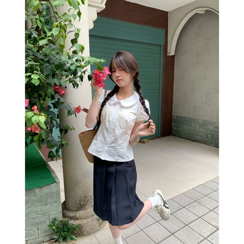 프랑스식 달콤함 화이트 베이비 칼라 셔츠 반팔 여름 학원 스타일 슬림해 보이는 여성 의류 거품 소매 인사이드 잡아라. 의류 상세 이미지 9