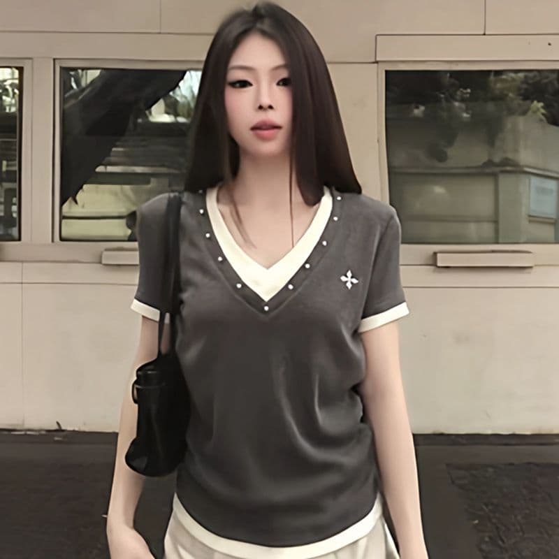 한 부서 달콤한 매운맛 V넥 페이크 레이어드 긍정적 인 어깨 반팔 티셔츠 여성 새로운 여름 디자인 센스 작은 대중 몸매 가꾸기 슬림해 보이는 맨위 상세 이미지 3