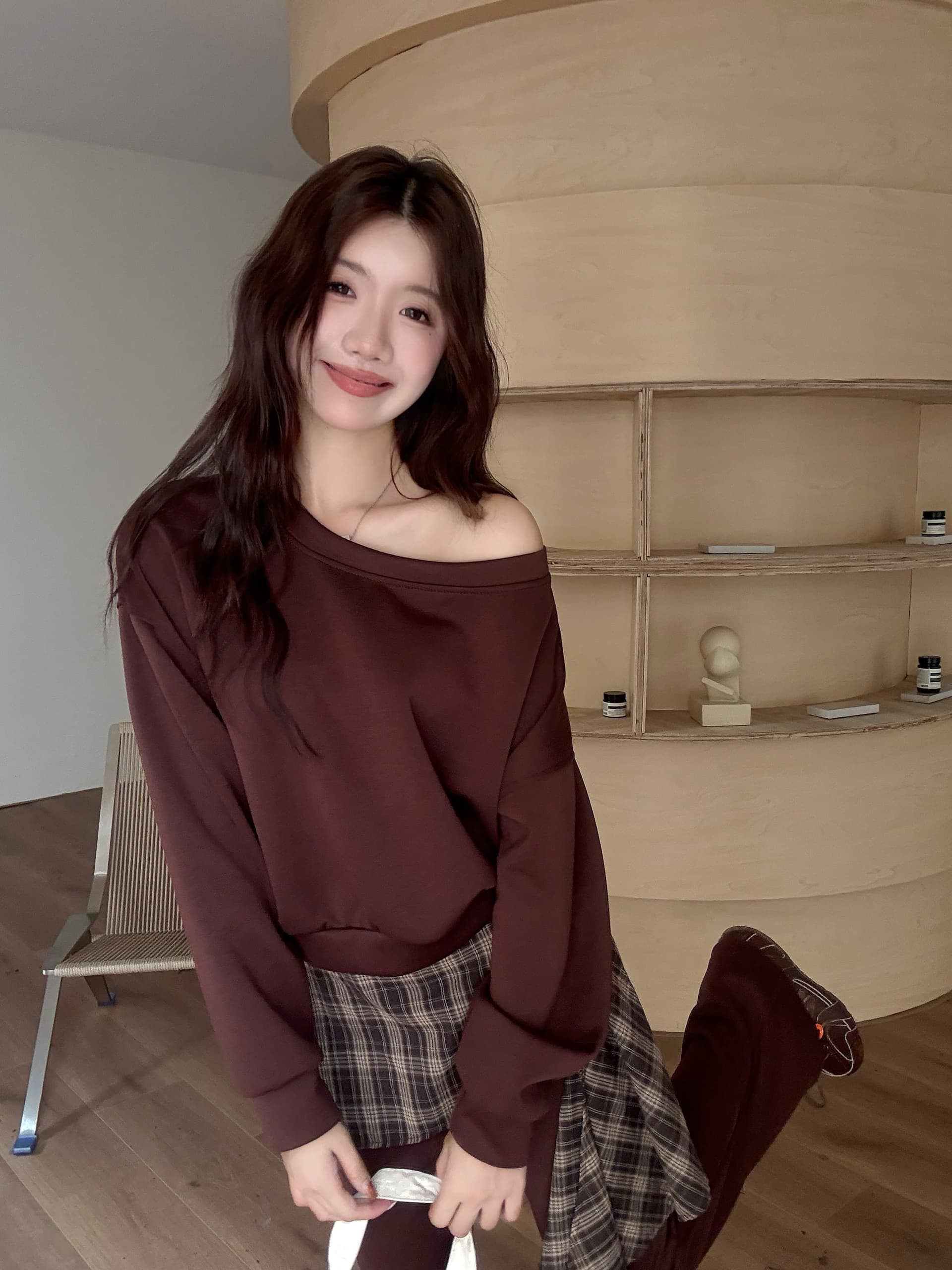 빅 사이즈 고급 센스 비스듬한 어깨 후드티 여성 레트로 슬림해 보이는 하이웨이스트 부츠컷 바지 세트 상세 이미지 21