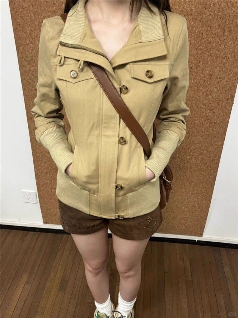 한 부서 레트로 카키 색 바람막이 짧은 여성 코트 가을 지퍼 긍정적 인 어깨 재킷 몸매 가꾸기 쇼트 스타일 야구 유니폼 맨위