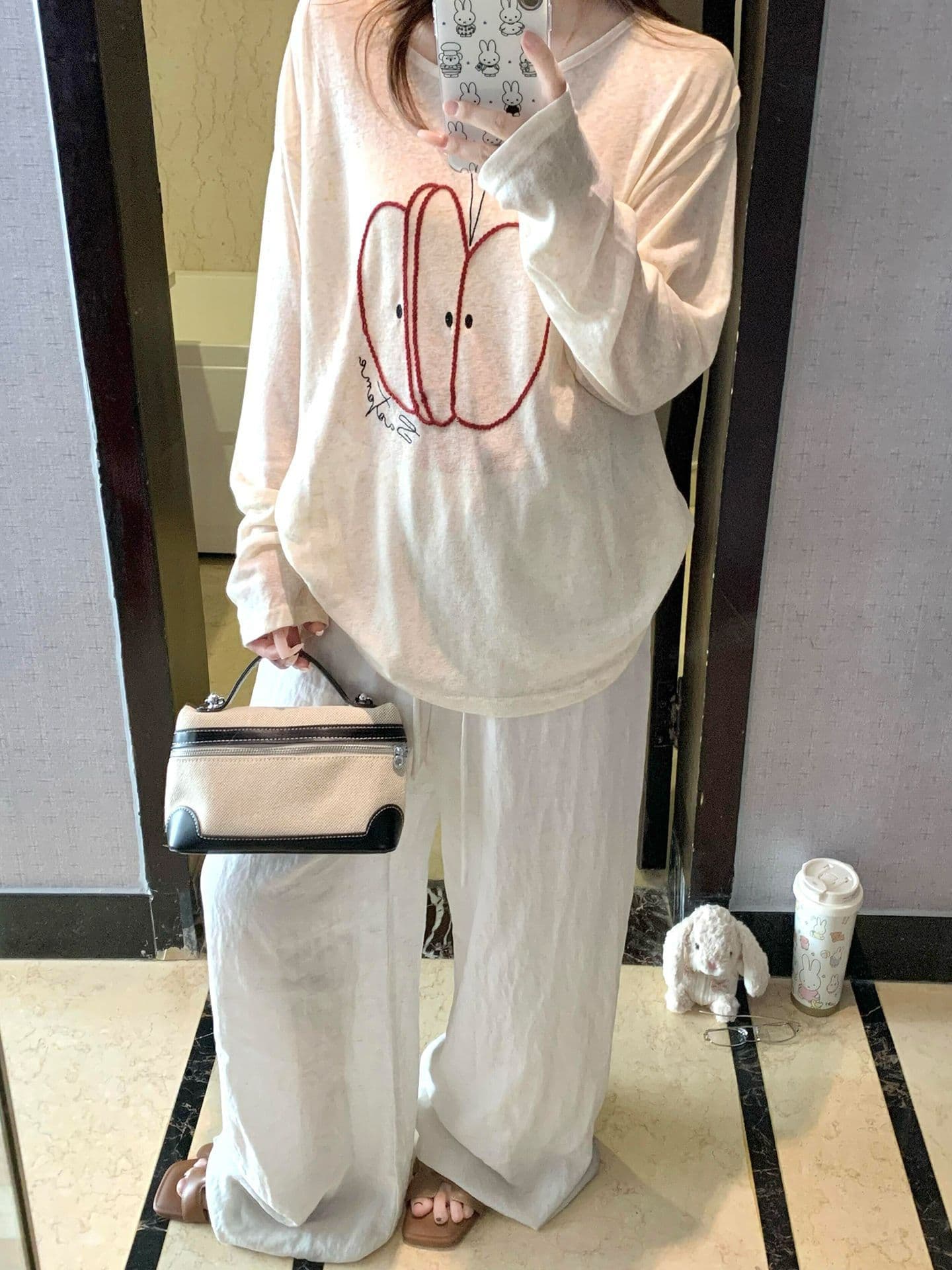 원본 원단 아메리칸 레트로 블라우스 애플 자수 긴팔 티셔츠 여성 루즈핏 자외선 차단 느긋한 바람 맨위 상세 이미지 4