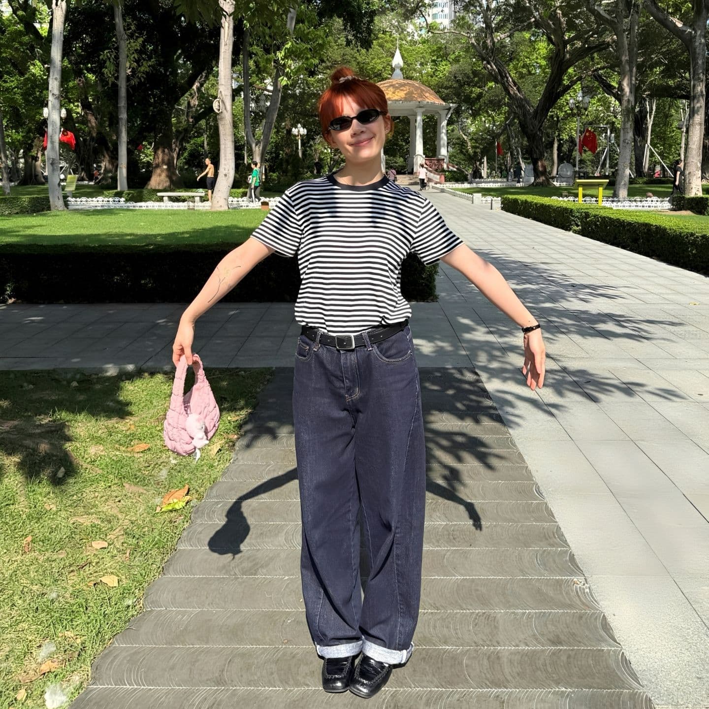광저우 원단 대나무 마디 면 흑백 줄무늬 패치워크 색상 마이크로 ~을 통해 얇은 스타일 반팔 티셔츠 여성 셔츠 이미지 3
