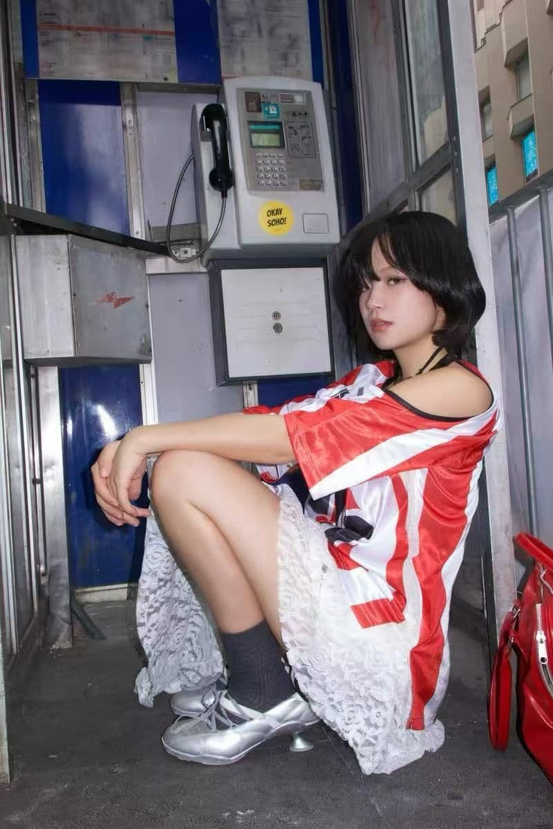 원본 원단 원본 솜씨 아메리칸 달콤한 매운맛 오프숄더 스트라이프 V넥 맨위 디자인 센스 루즈핏 저지 여름 여성 상세 이미지 3
