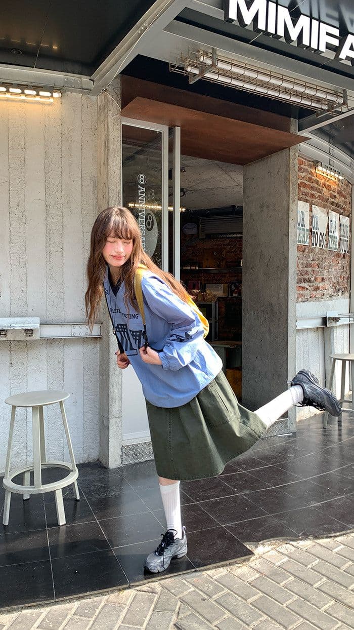 나일론 원단 얇은 스타일 아메리칸 레트로 V넥 알파벳 프린트 루즈핏 맨위 느긋한 센스 풀오버 자외선 차단 의류 여성 여름 상세 이미지 5