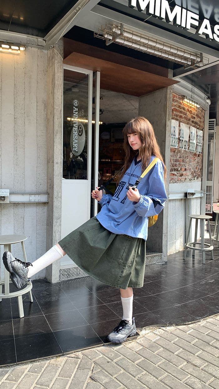 나일론 원단 얇은 스타일 아메리칸 레트로 V넥 알파벳 프린트 루즈핏 맨위 느긋한 센스 풀오버 자외선 차단 의류 여성 여름 상세 이미지 6