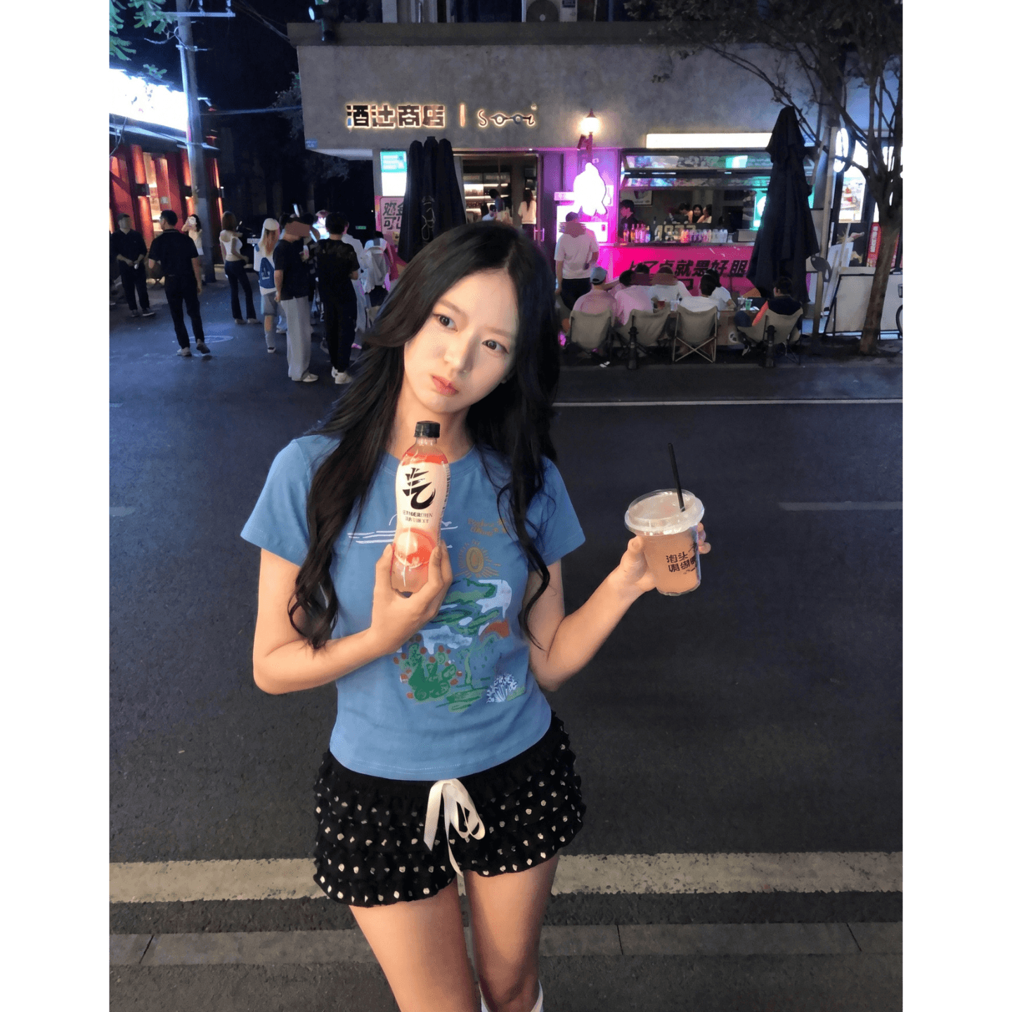 광저우 원단 인쇄 완제품 210 그램 95 면 40s 오스트리아 델 풍경 프린트 파란색 쇼트 스타일 티셔츠