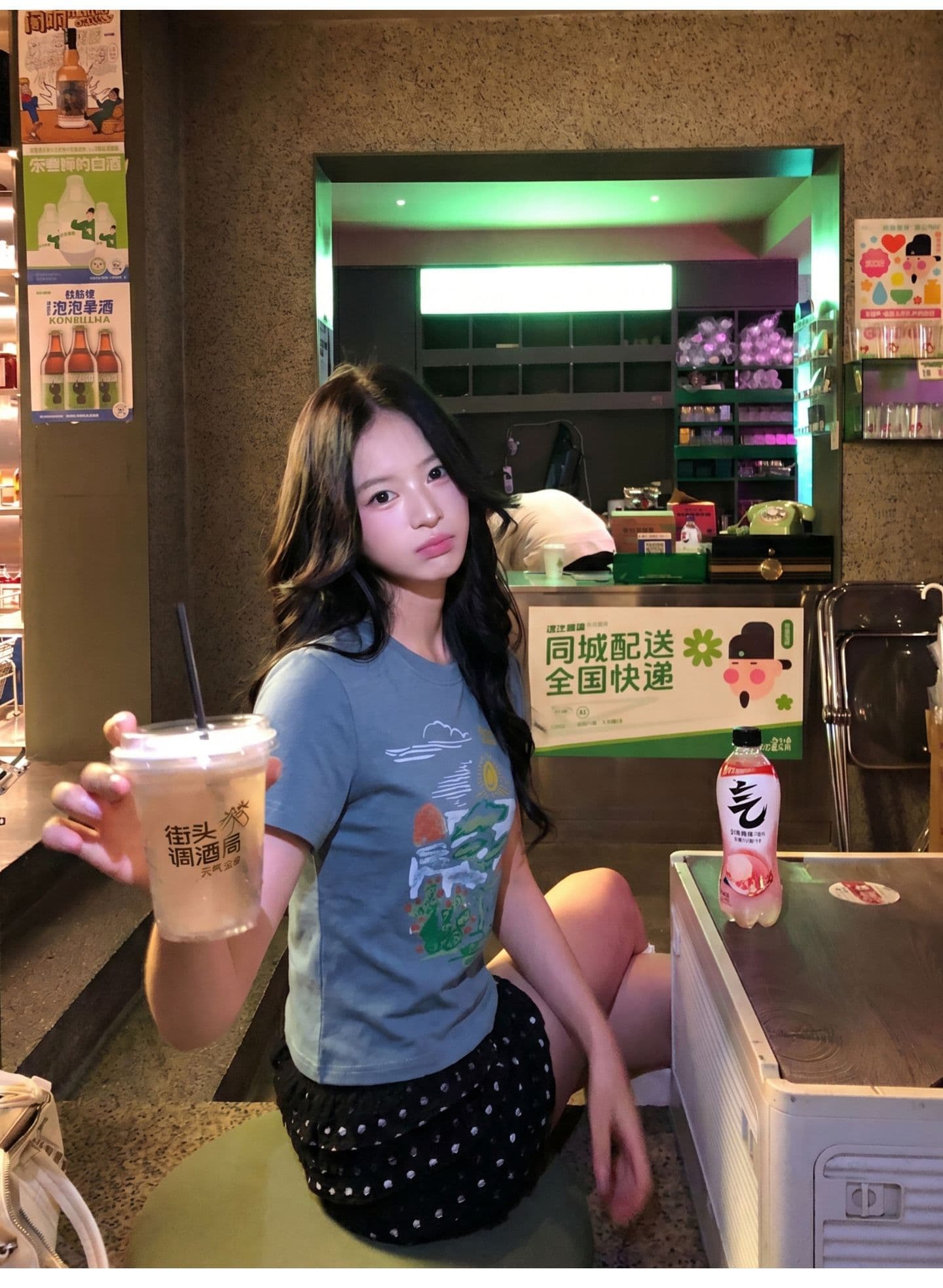 광저우 원단 인쇄 완제품 210 그램 95 면 40s 오스트리아 델 풍경 프린트 파란색 쇼트 스타일 티셔츠 상세 이미지 5