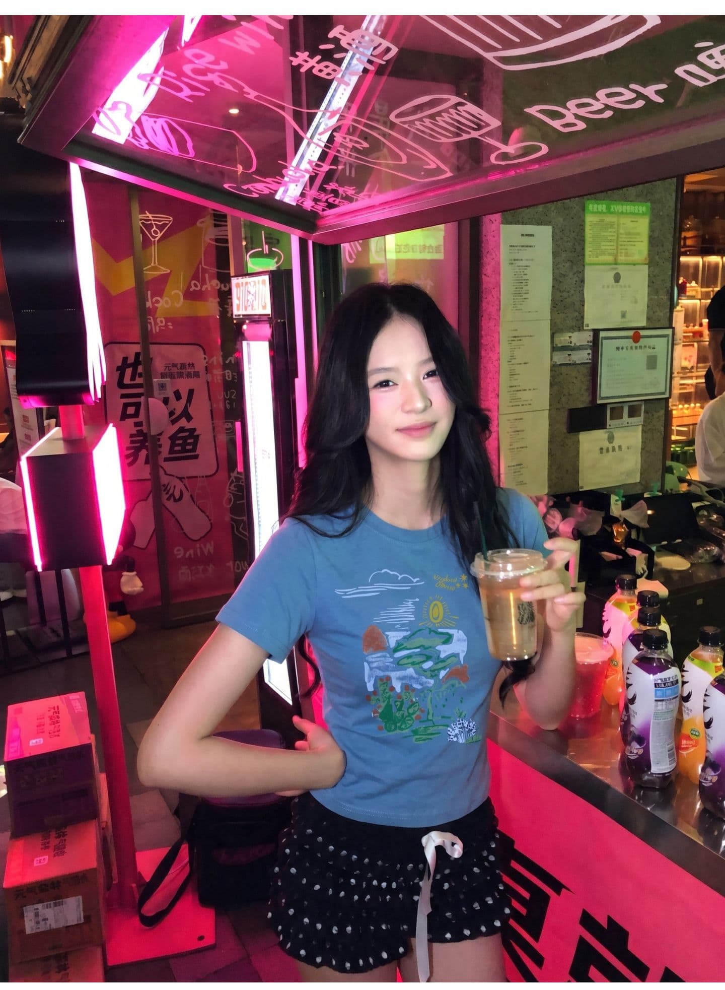 광저우 원단 인쇄 완제품 210 그램 95 면 40s 오스트리아 델 풍경 프린트 파란색 쇼트 스타일 티셔츠 상세 이미지 6