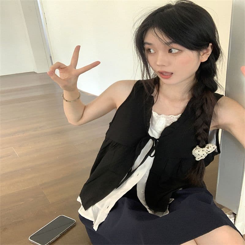 페이크 레이어드 레이스업 배색 패치워크 민소매 여성 셔츠 2026 여름 새로운 디자인 센스 패션 다용도 조끼 트렌디
