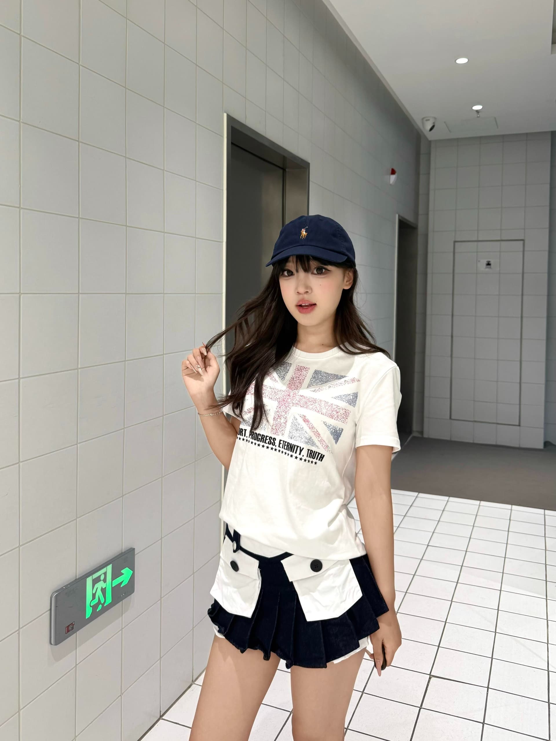 높은 품질 220 그램 40 오스트리아 세대 서울 몸매 가꾸기 슬림해 보이는 반팔 티셔츠 여성 프린트 맨위 이미지 2