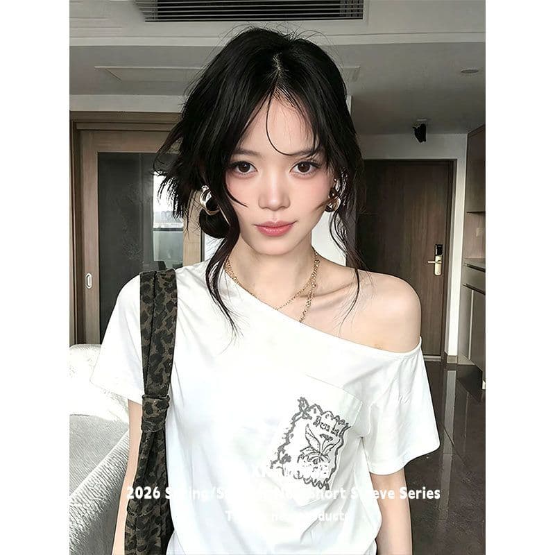 아메리칸 비스듬한 어깨 프린트 반팔 티셔츠 여성 여름 루즈핏 오프숄더 핫걸 레트로 디자인 센스 주머니 작은 셔츠 맨위