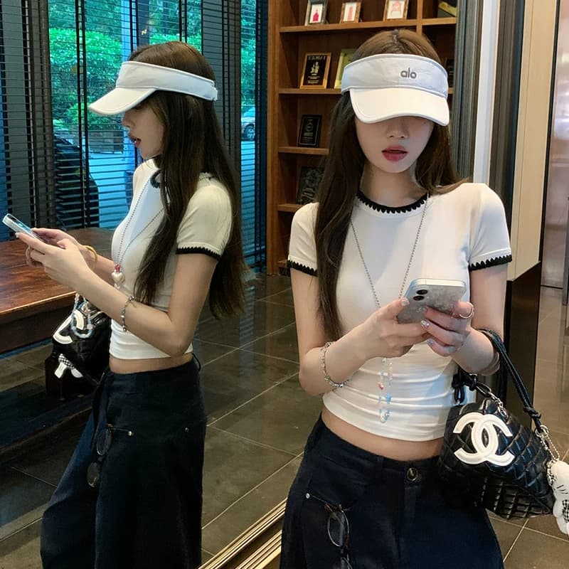 40 92 면 핫걸 Chic 배색 몸매 가꾸기 쇼트 스타일 맨위 여름 긍정적 인 어깨 반팔 티셔츠 디자인 센스 작은 대중 상세 이미지 3