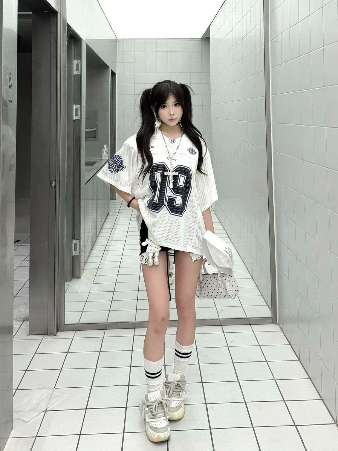 원본 것 압력 라인 자수 표준 프린트 광저우 원단 반팔 티셔츠 여성 상세 이미지 5