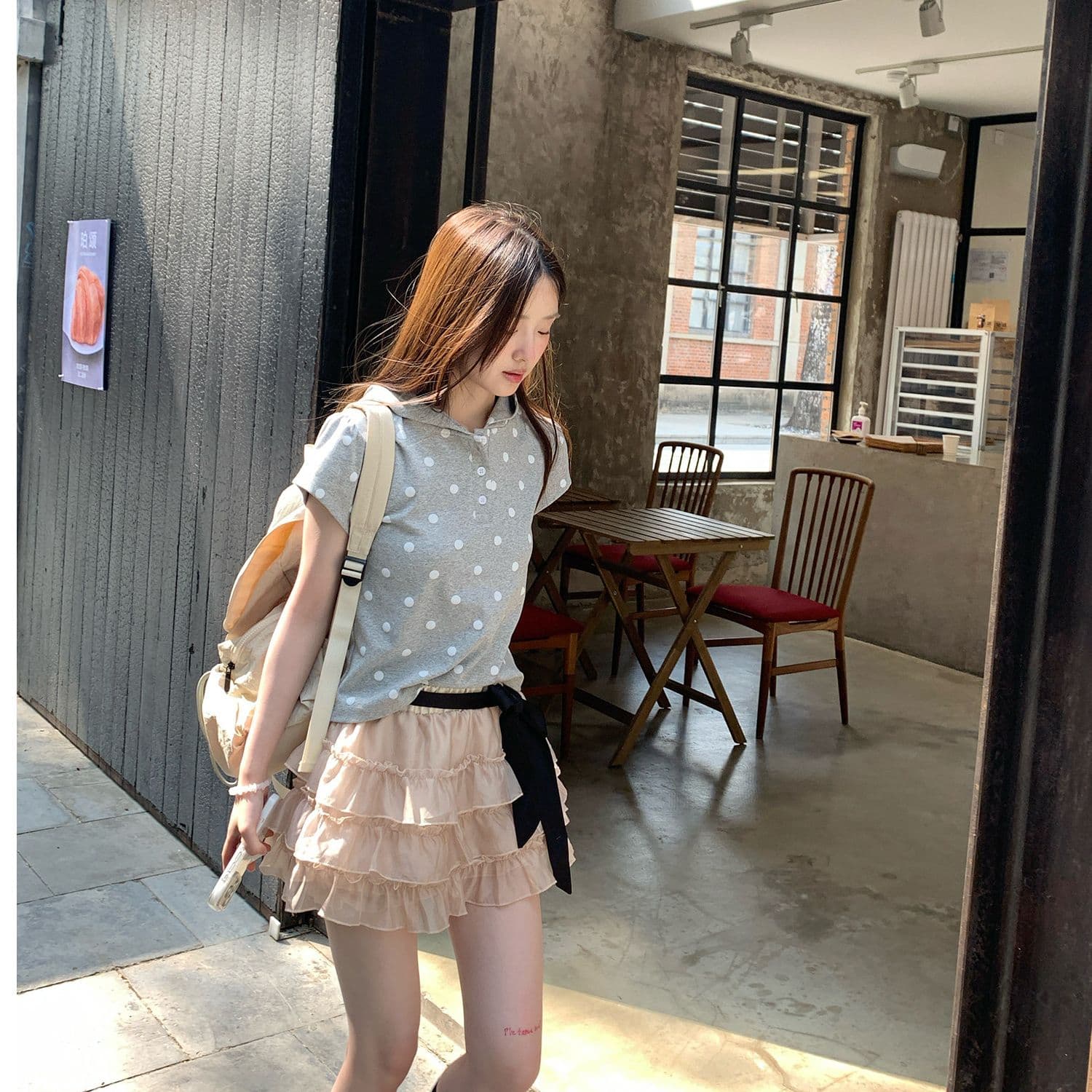 한국 스타일 후드 도트 무늬 반팔 티셔츠 여성 여름 새로운 슬림해 보이는 다용도 디자인 센스 풀오버 캐주얼 긍정적 인 어깨 의류 이미지 3
