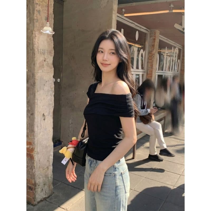 원본 것 체크무늬 오프숄더 반팔 티셔츠 여름 쇼트 스타일 몸매 가꾸기 슬림해 보이는 검정색 핫걸 맨위 이미지 4
