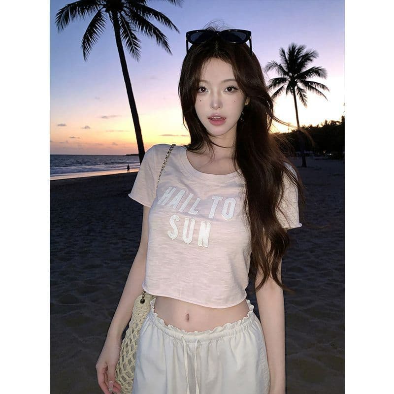 달콤한 스타일 핑크색 알파벳 프린트 라운드 넥 긍정적 인 어깨 반팔 티셔츠 여성 여름 새로운 몸매 가꾸기 슬림해 보이는 다용도 맨위 이미지 4
