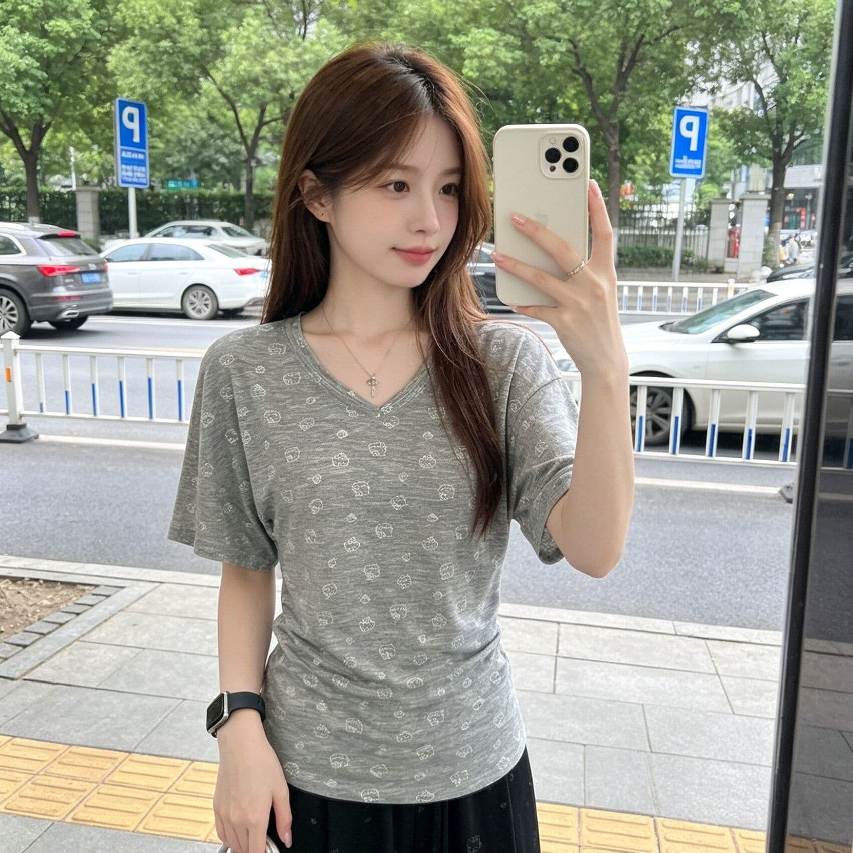 회색 V넥 중간 소매 티셔츠 여성 2026 여름 새로운 순수한 욕망 바람 프린트 허리 수축 몸매 가꾸기 슬림해 보이는 맨위 이미지 4