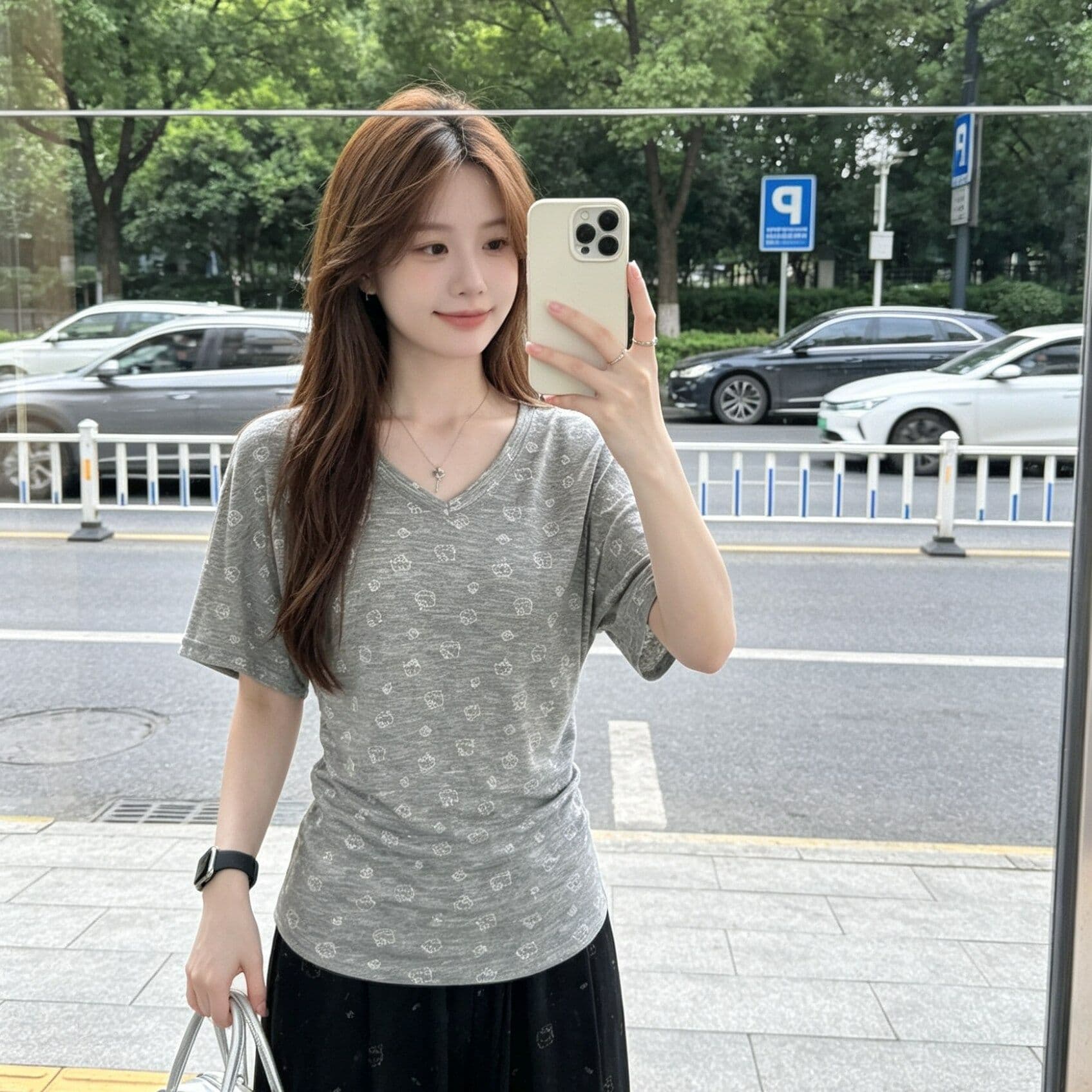 회색 V넥 중간 소매 티셔츠 여성 2026 여름 새로운 순수한 욕망 바람 프린트 허리 수축 몸매 가꾸기 슬림해 보이는 맨위 이미지 2
