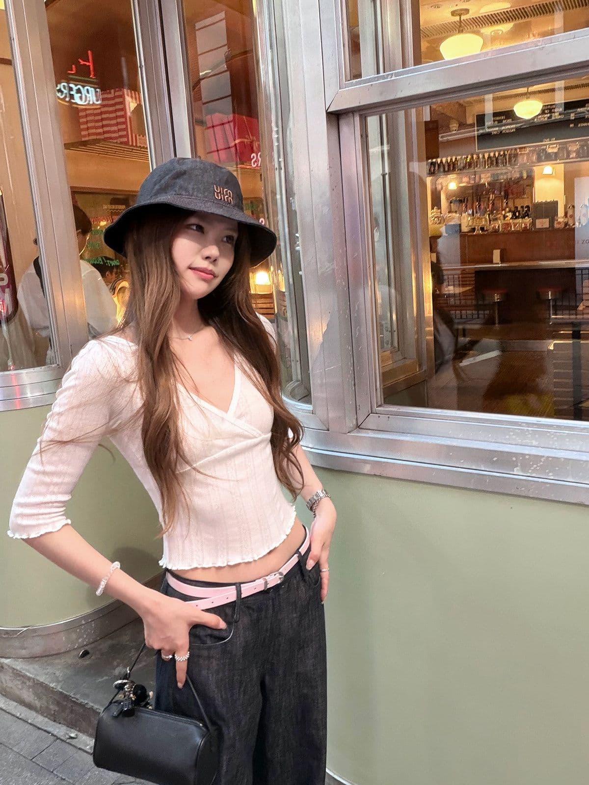 빛 산소 soft 눈 아름다움 센스 한 부서 부드러운 십자가 칼라 웨이브 측면 몸매 가꾸기 중간 소매 맨위 상세 이미지 26
