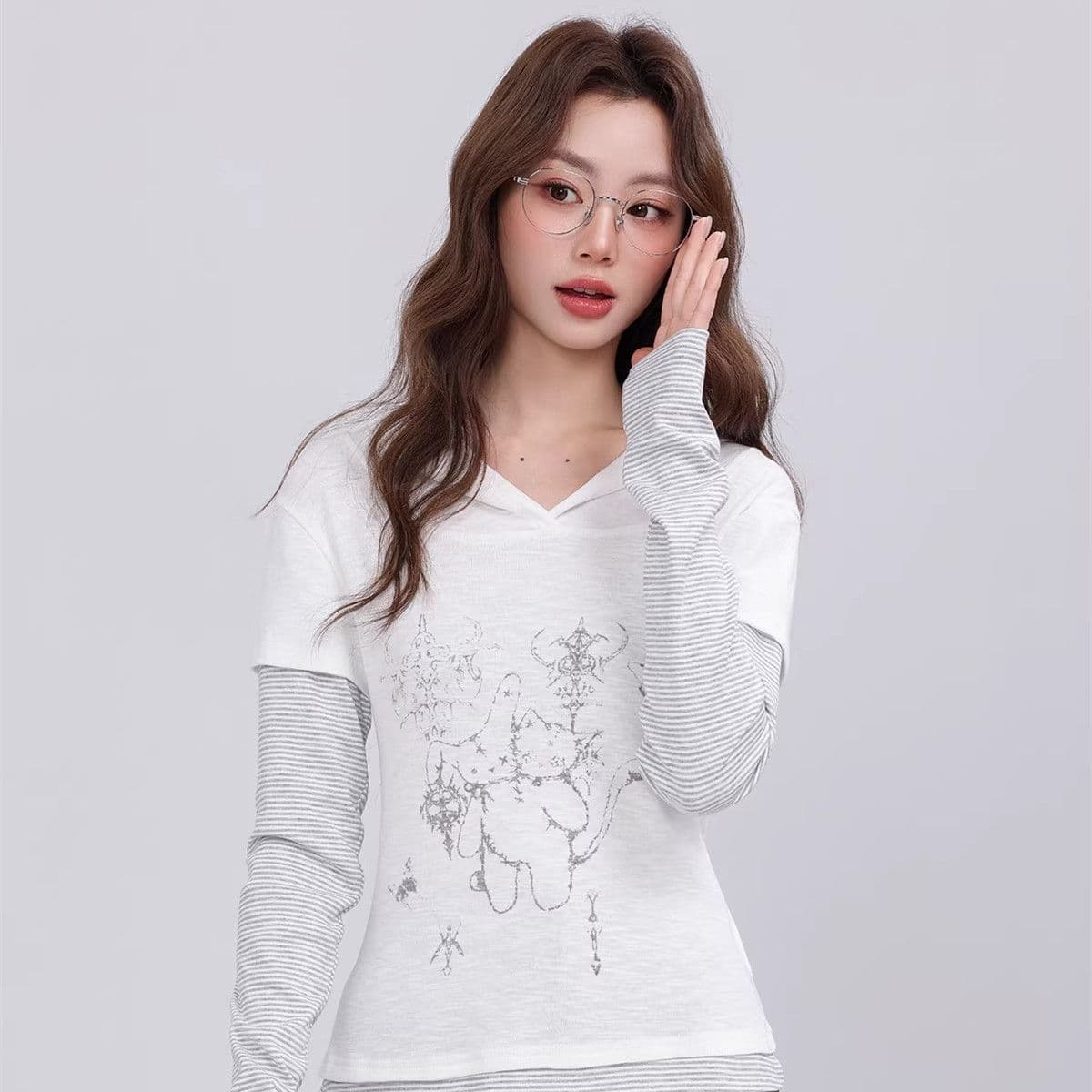 40 1 1 순면 210 그램 후드 이후 패키지 칼라 만화 프린트 페이크 레이어드 스트라이프 긴팔 티셔츠 여성 기본 셔츠 이미지 4