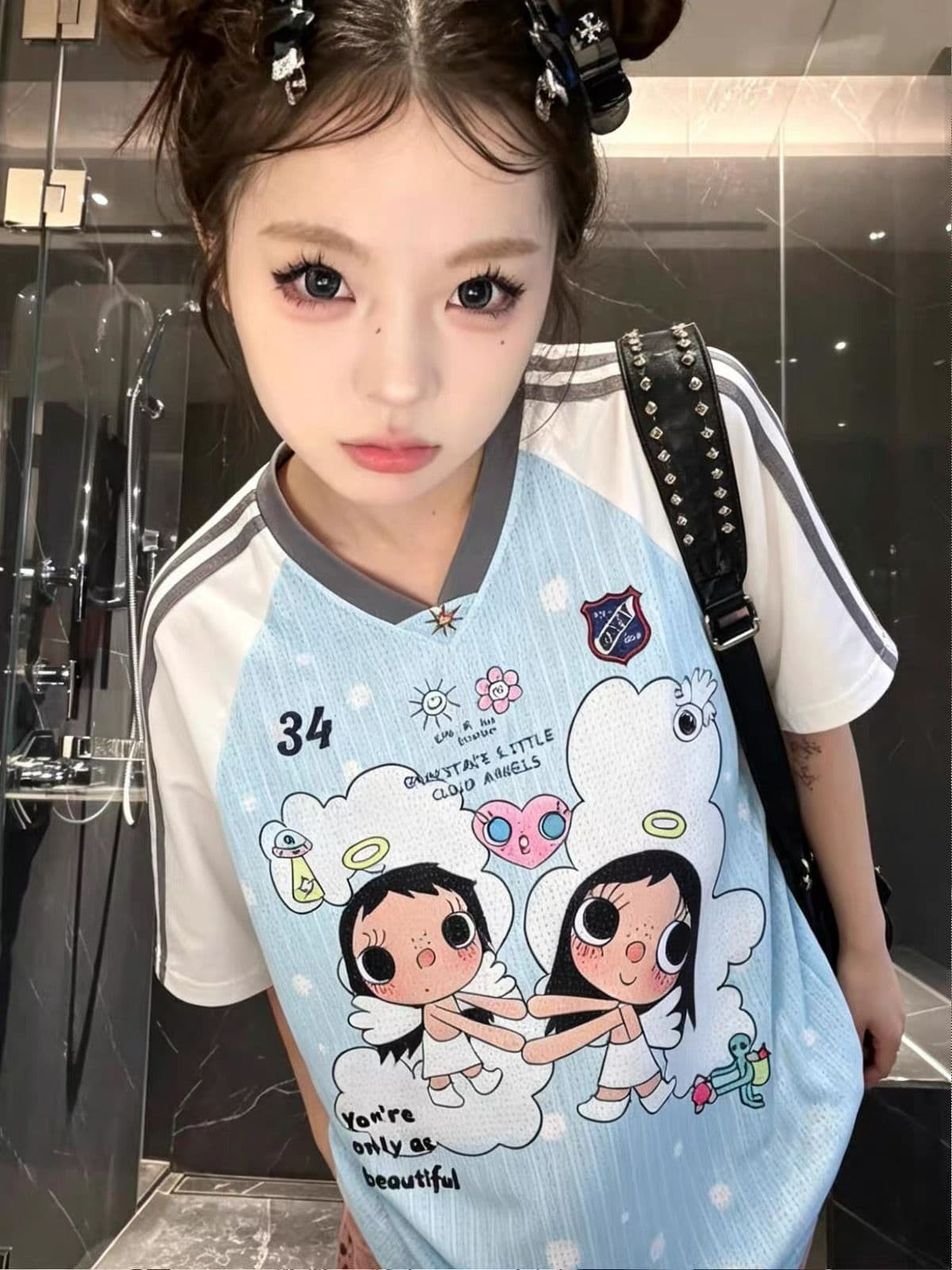 색상 차이 없음 원본 명중 에디션 루즈핏 에디션 광저우 원단 V넥 반팔 티셔츠 여성 이미지 3