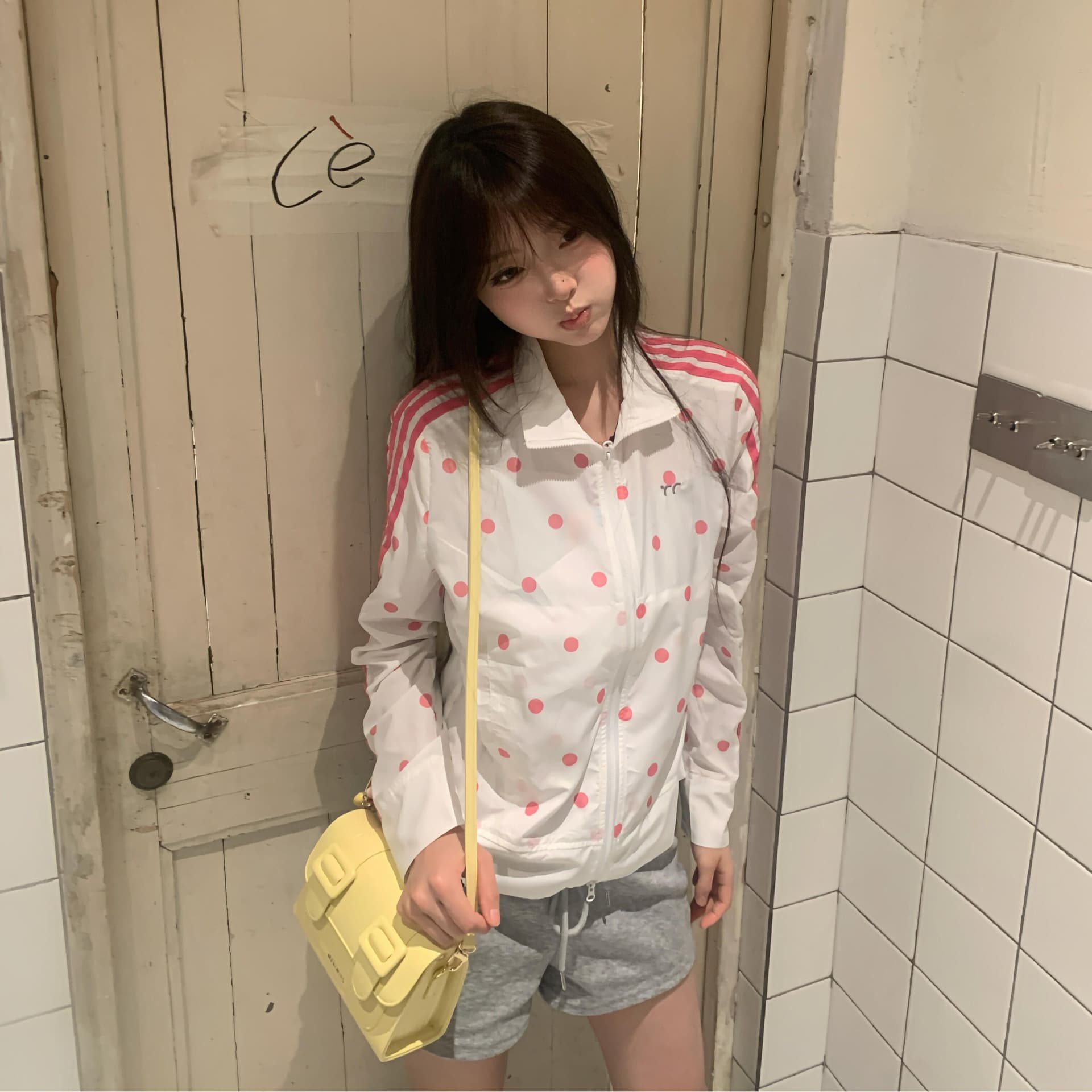 원본 자수 더블 지퍼 광저우 폴리 에스터 브로케이드 폴리 에스터 주름 전체 인쇄 도트 무늬 스탠드 칼라 자외선 차단 의류 이미지 5