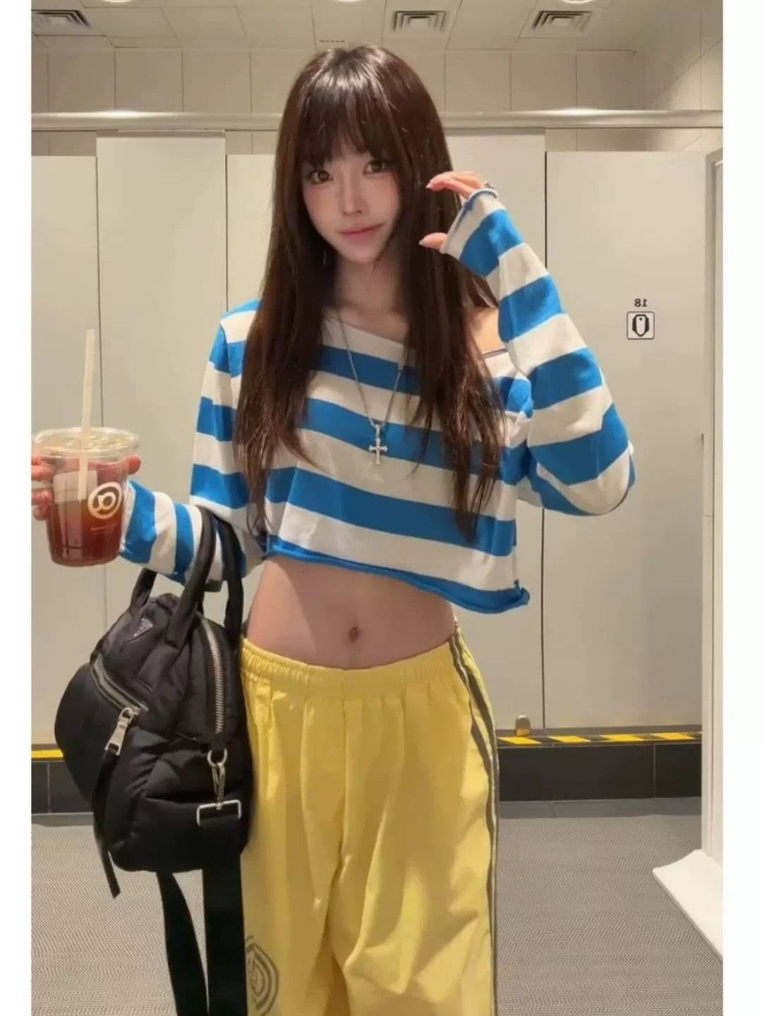 순면 느긋한 바람 스트라이프 비스듬한 어깨 긴팔 티셔츠 여성 핫걸 캐주얼 슬림해 보이는 이슬 뼈의 쇼트 스타일 블라우스 상세 이미지 1