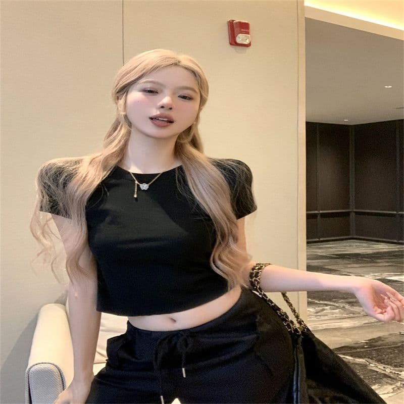 나비 자수 홀로우 아웃 라운드 넥 반팔 티셔츠 여성 여름 디자인 센스 작은 대중 몸매 가꾸기 핫걸 쇼트 스타일 빨간색 맨위 이미지 2