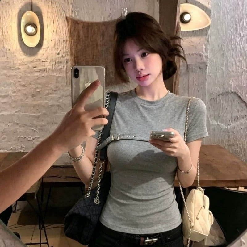 사람들 면 아메리칸 핫걸 바람 긍정적 인 어깨 반팔 티셔츠 여성 여름 가슴 벨트 버클 장식 몸매 가꾸기 슬림해 보이는 맨위