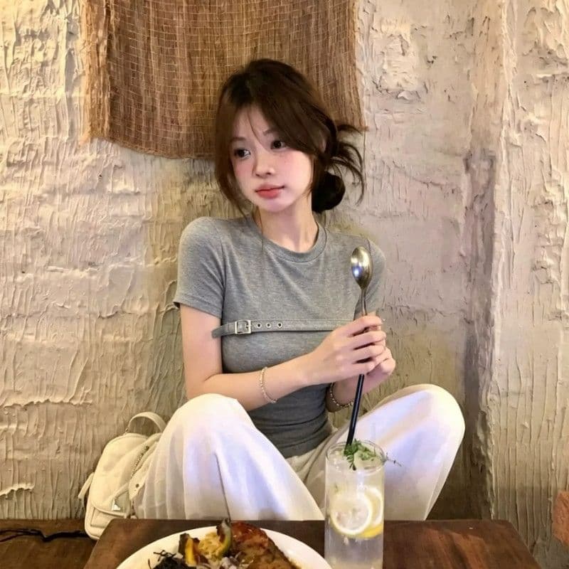 사람들 면 아메리칸 핫걸 바람 긍정적 인 어깨 반팔 티셔츠 여성 여름 가슴 벨트 버클 장식 몸매 가꾸기 슬림해 보이는 맨위 이미지 3