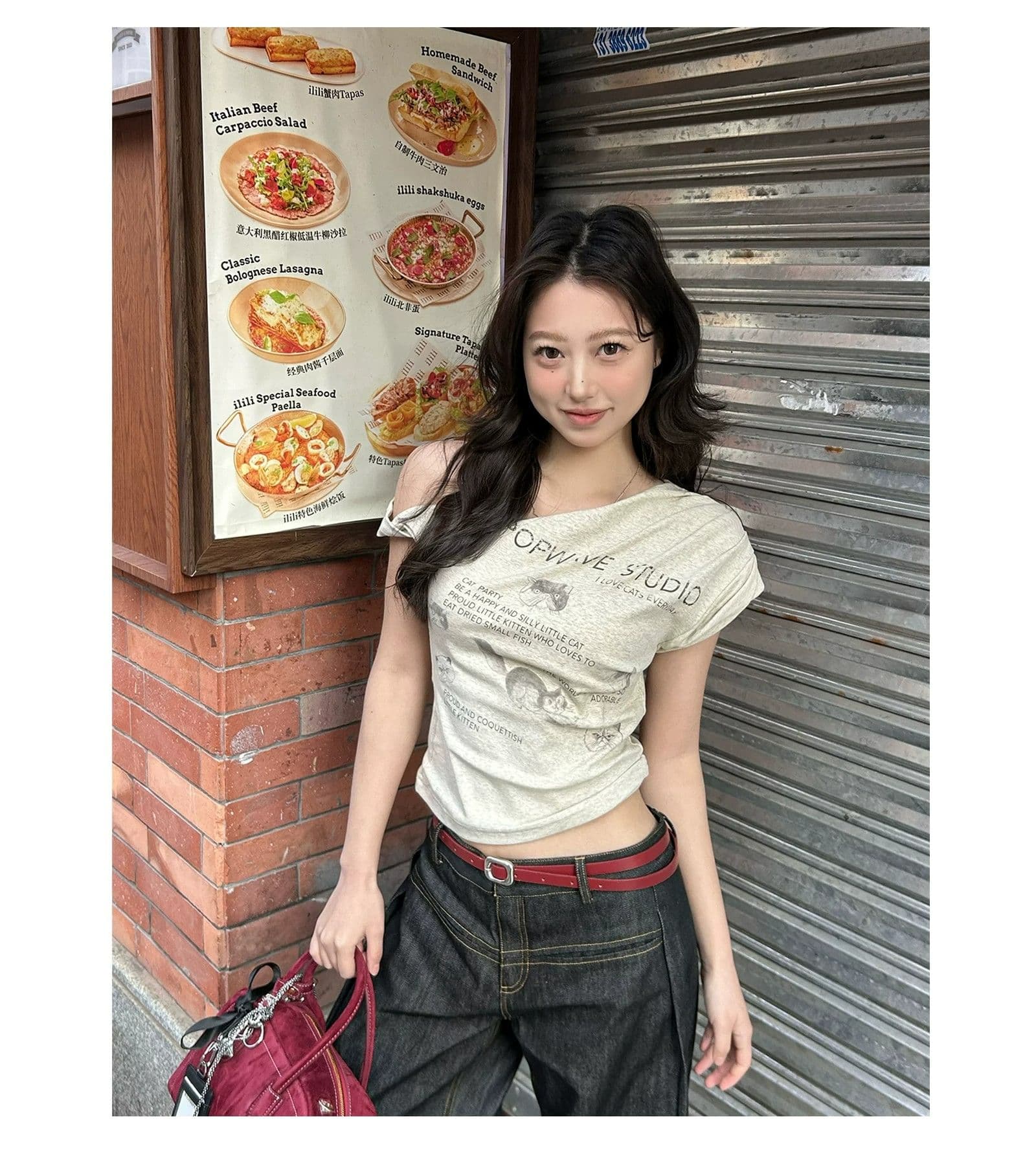 원본 품질 핫걸 비스듬한 어깨 프린트 티셔츠 여성 디자인 센스 불규칙 몸매 가꾸기 상세 이미지 8