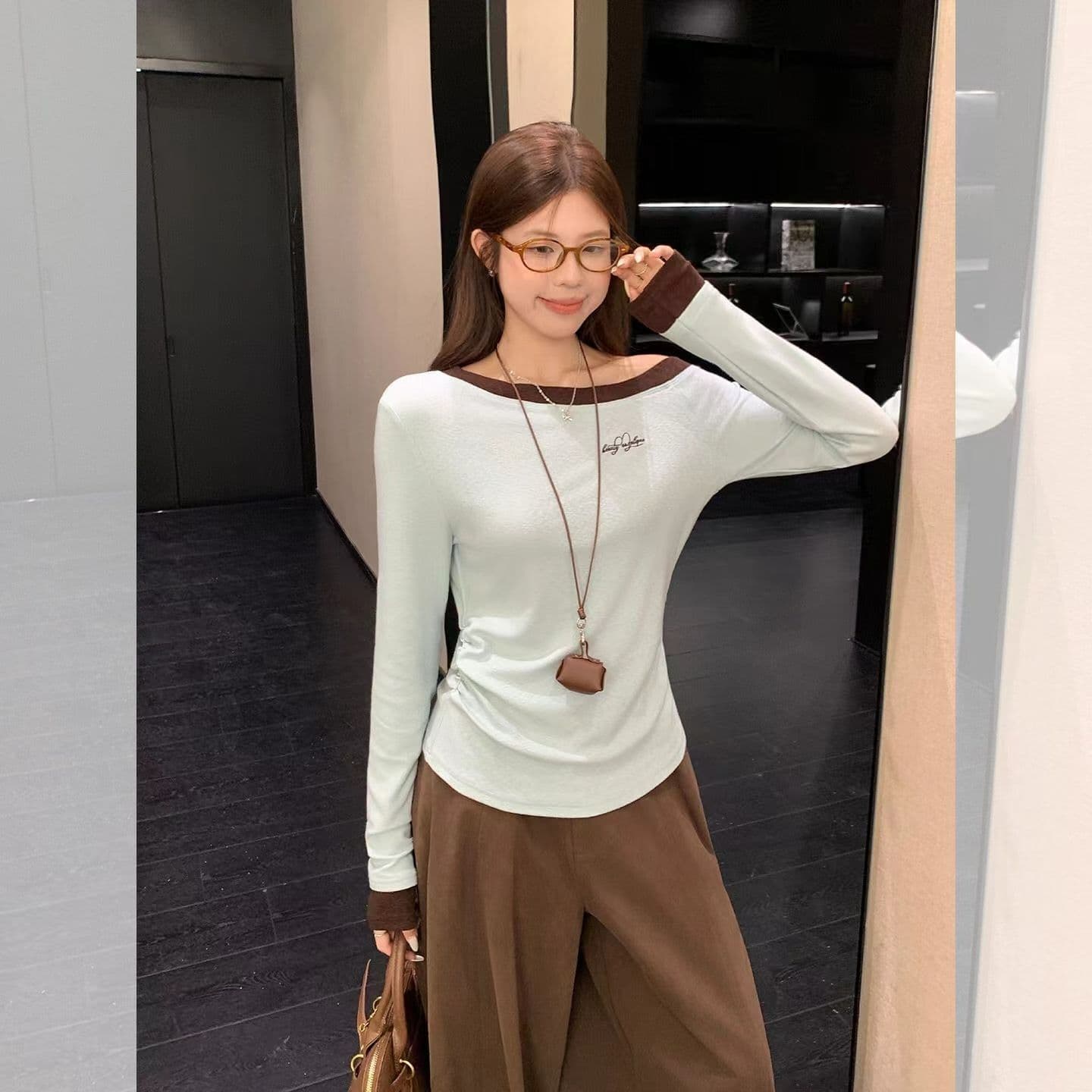 한 부서 핫걸 바람 비스듬한 칼라 오프숄더 긴팔 티셔츠 여성 몸매 가꾸기 슬림해 보이는 캐주얼 다용도 맨위 이미지 3