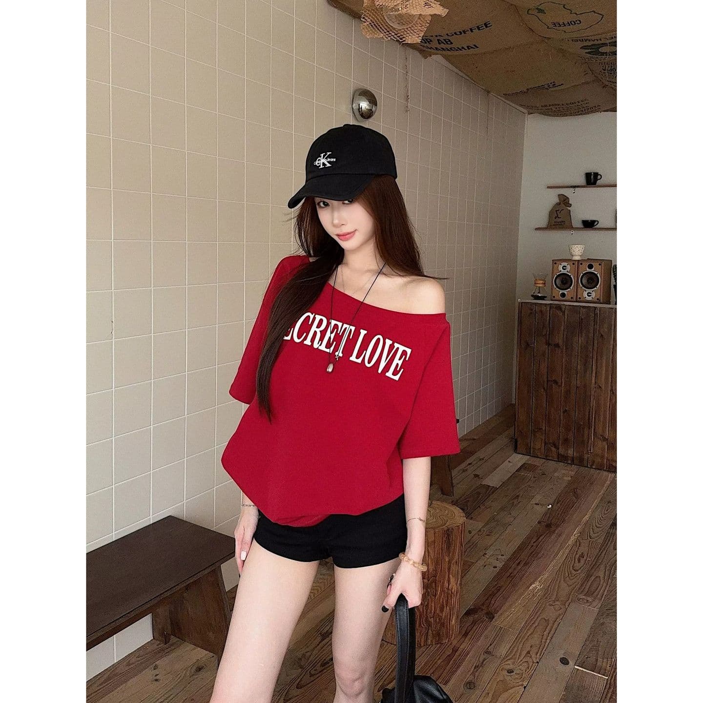원본 품질 아메리칸 레트로 와인 레드 비스듬한 어깨 반팔 티셔츠 오프숄더 맨위 이미지 4