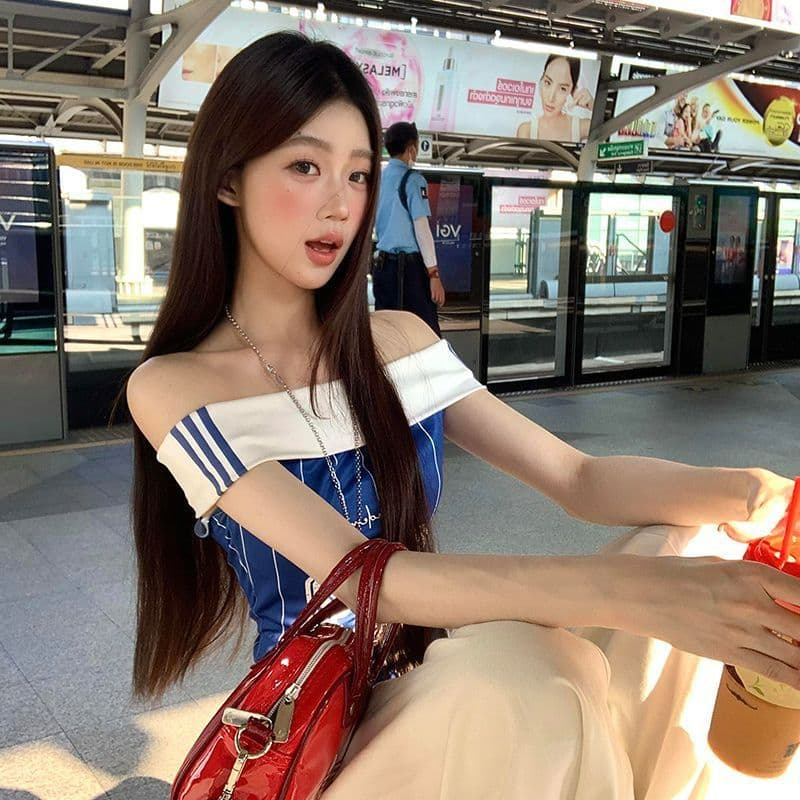 아메리칸 핫걸 배색 프린트 오프숄더 반팔 티셔츠 여성 여름 디자인 센스 몸매 가꾸기 슬림해 보이는 오프숄더 맨위 트렌디