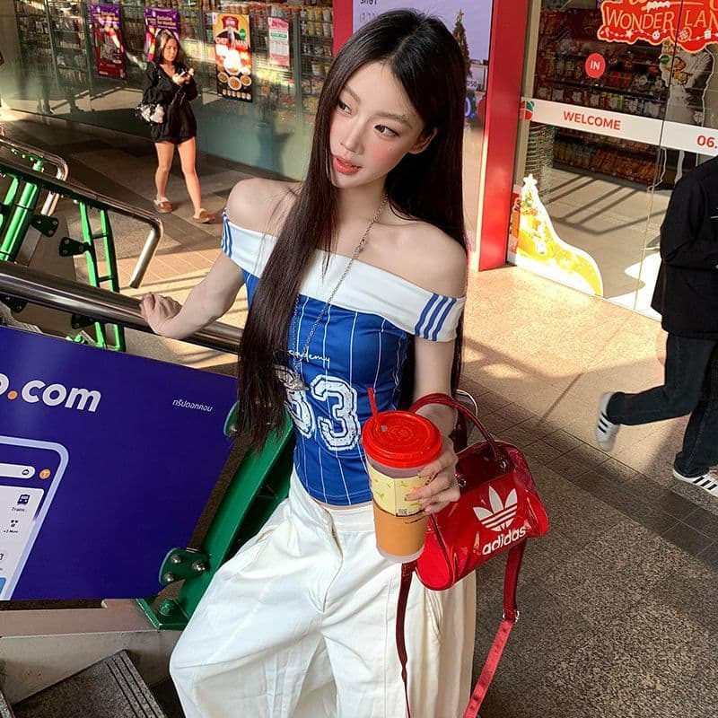 아메리칸 핫걸 배색 프린트 오프숄더 반팔 티셔츠 여성 여름 디자인 센스 몸매 가꾸기 슬림해 보이는 오프숄더 맨위 트렌디 이미지 3