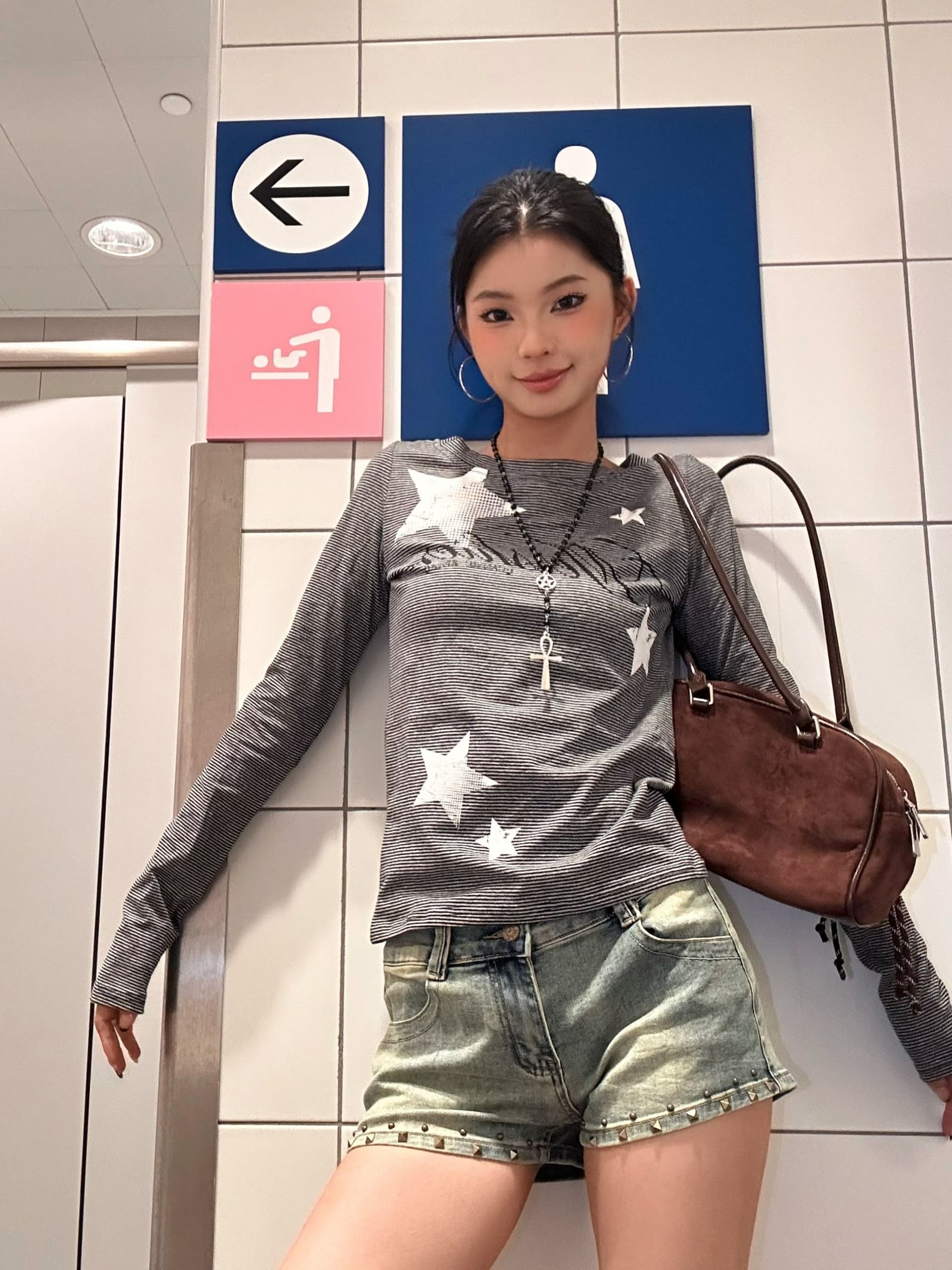 핫걸 다용도 별 알파벳 프린트 스트라이프 긴팔 티셔츠 여성 슬림해 보이는 몸매 가꾸기 디자인 센스 가을 새로운 맨위 이미지 2