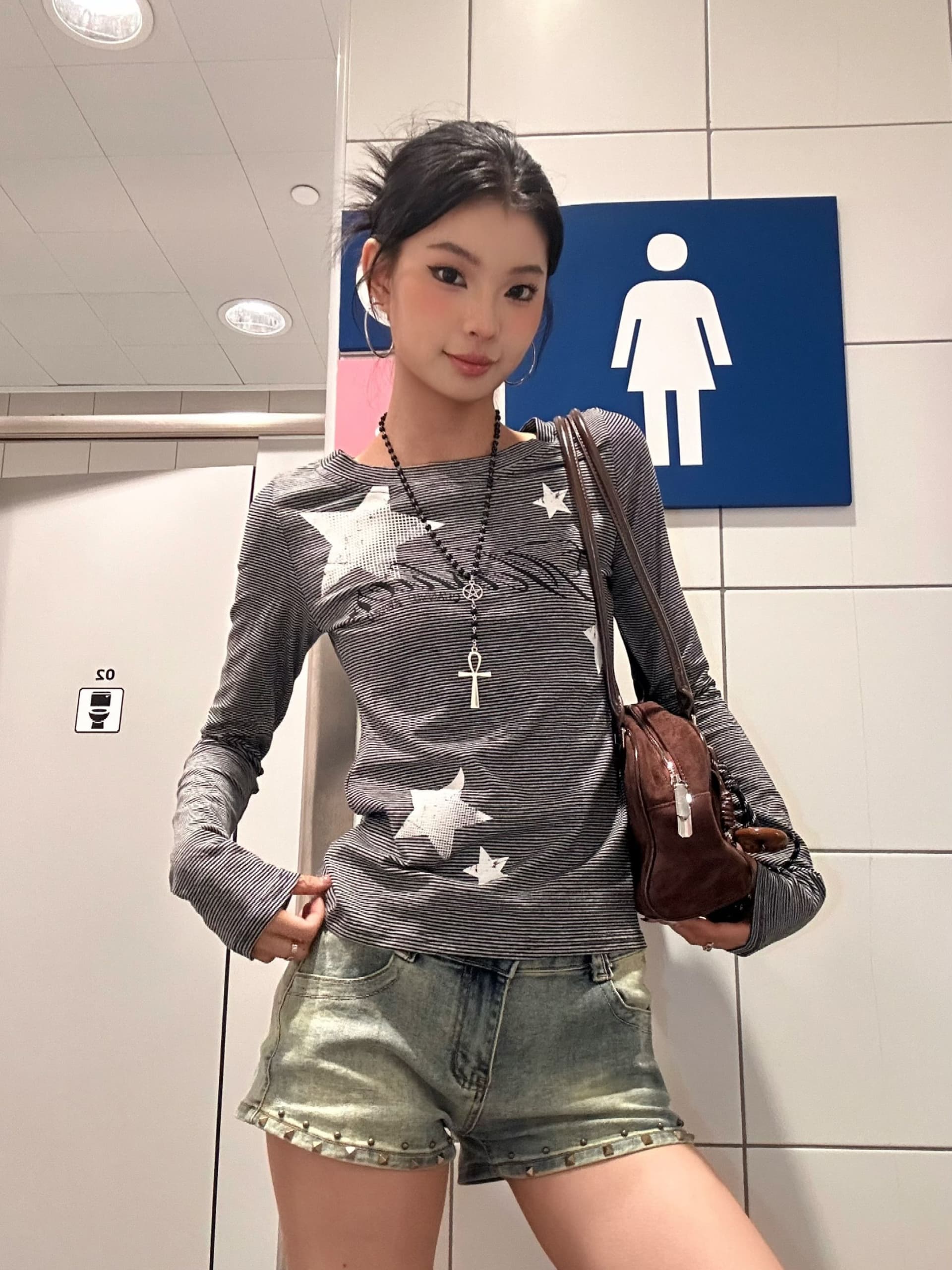 핫걸 다용도 별 알파벳 프린트 스트라이프 긴팔 티셔츠 여성 슬림해 보이는 몸매 가꾸기 디자인 센스 가을 새로운 맨위