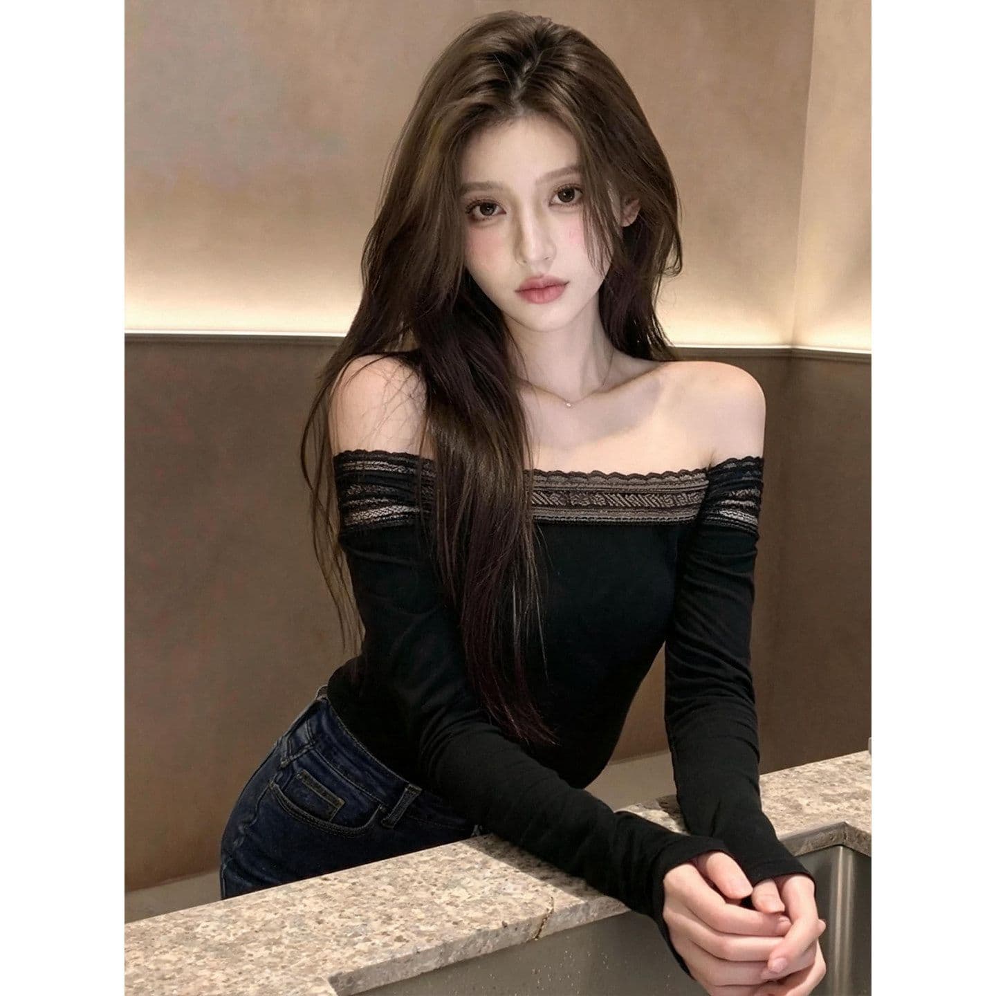 품격 아름다운 레이스 조각 오프숄더 검정색 긴팔 티셔츠 이른 가을 여성 인사이드 가져 가라. 기본 셔츠 꼬집기 허리 위로 의류 상세 이미지 7