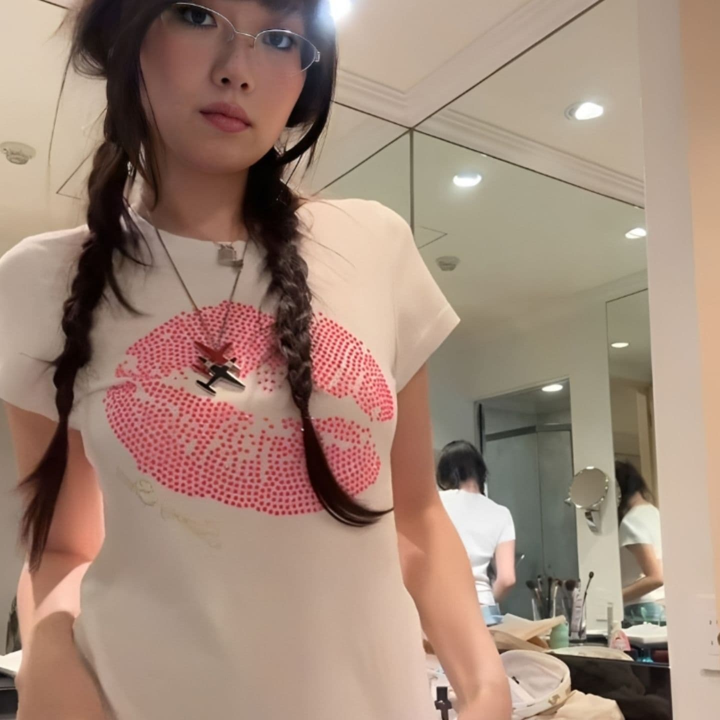 광저우 원단 전체 다이아몬드 세팅 다이아몬드 세팅 빨간 입술 여름 반팔 티셔츠 맨위 여성 디자인 센스 트렌디 이미지 4