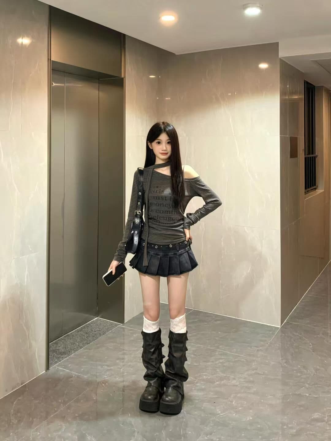 원본 원단 양모 핫걸 긴팔 티셔츠 알파벳 프린트 스트라이프 배색 비스듬한 어깨 리본 몸매 가꾸기 슬림해 보이는 맨위 이미지 2