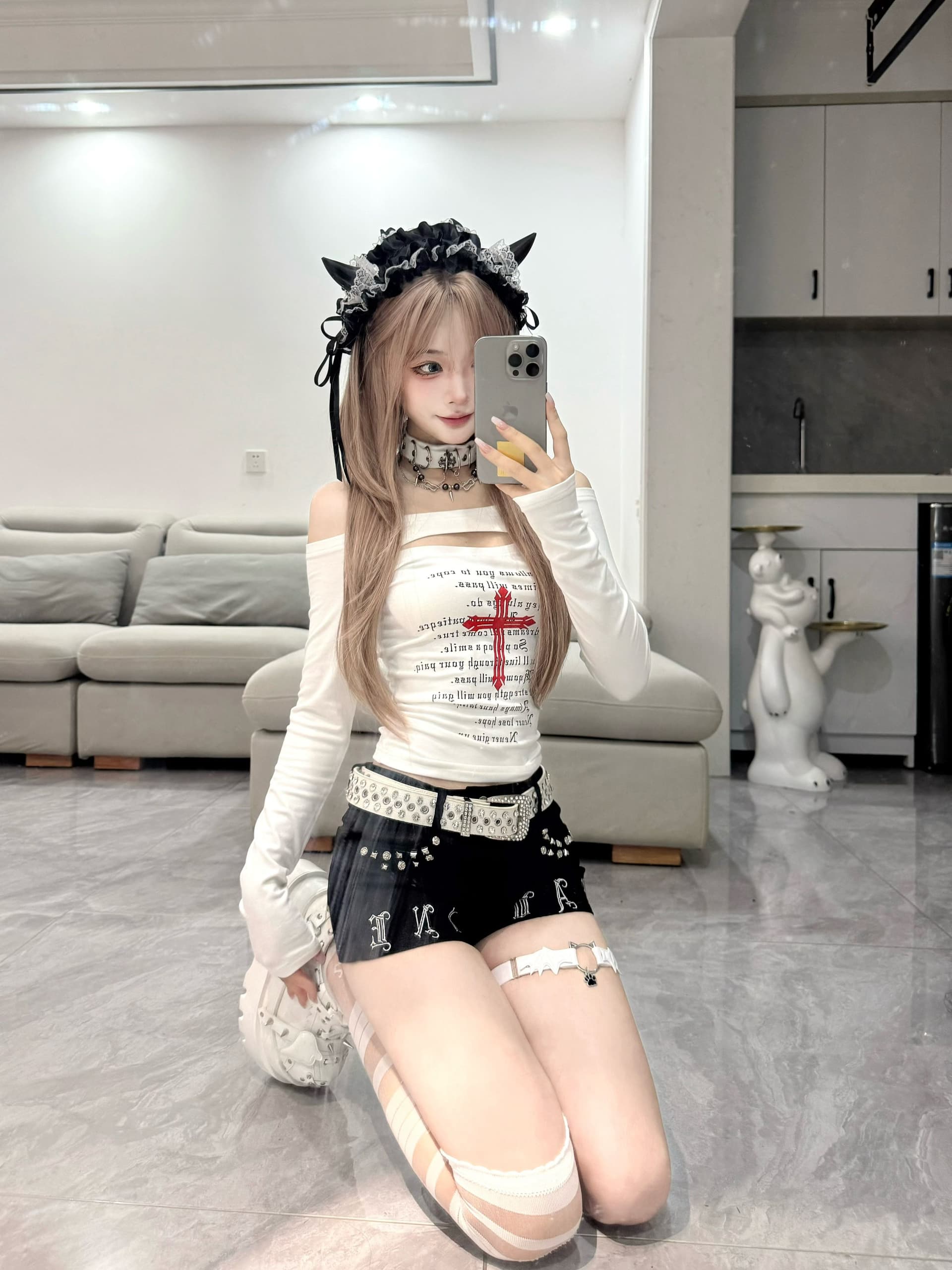 260 그램 사람들 면 모달 십자가 알파벳 프린트 긴팔 티셔츠 몸매 가꾸기 슬림해 보이는 기본 셔츠 쇼트 스타일 맨위 이미지 2