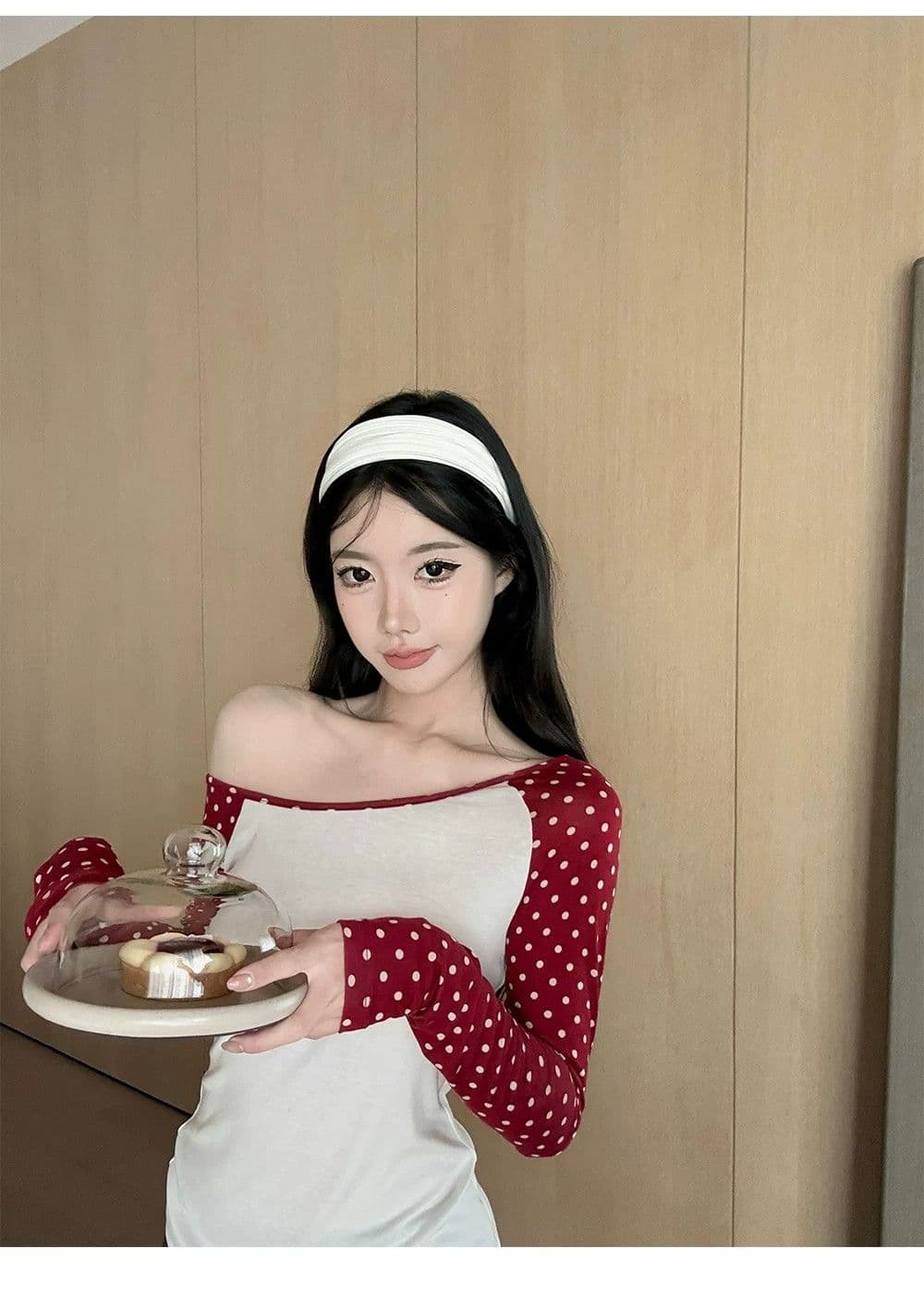 라이 경기 서울 삼색 도트 무늬 비스듬한 어깨 긴팔 티셔츠 여성 몸매 가꾸기 슬림해 보이는 디자인 센스 맨위 상세 이미지 4