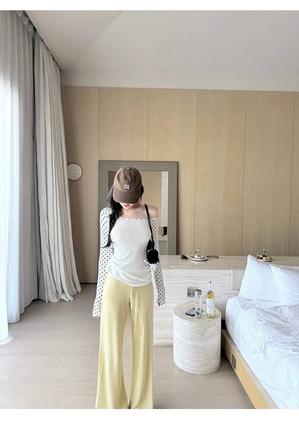 라이 경기 서울 삼색 도트 무늬 비스듬한 어깨 긴팔 티셔츠 여성 몸매 가꾸기 슬림해 보이는 디자인 센스 맨위 상세 이미지 10