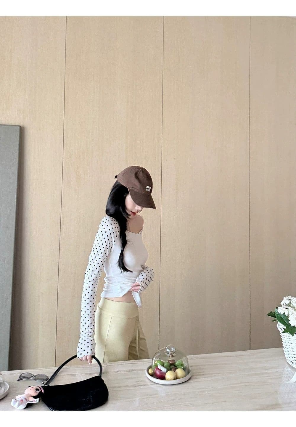 라이 경기 서울 삼색 도트 무늬 비스듬한 어깨 긴팔 티셔츠 여성 몸매 가꾸기 슬림해 보이는 디자인 센스 맨위 상세 이미지 22