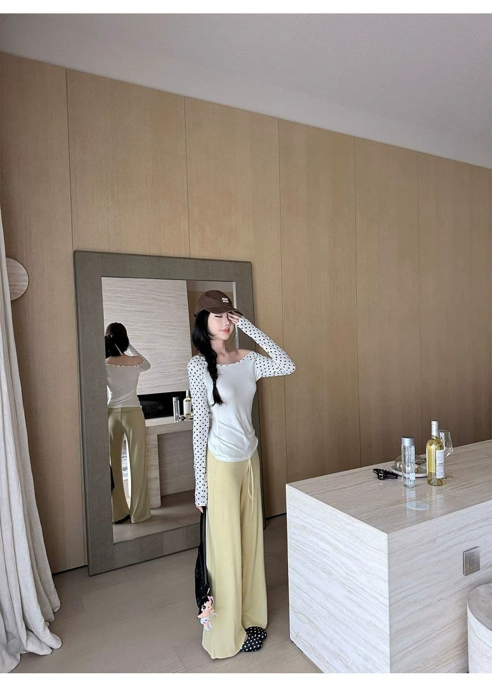 라이 경기 서울 삼색 도트 무늬 비스듬한 어깨 긴팔 티셔츠 여성 몸매 가꾸기 슬림해 보이는 디자인 센스 맨위 상세 이미지 23