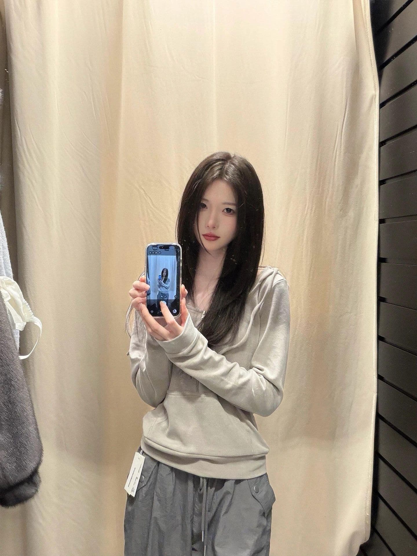 원본 원단 이른 가을 재킷 여성 셔츠 밝은 회색 색상 레이스 조각 후드 긴팔 지퍼 후드티 이미지 3