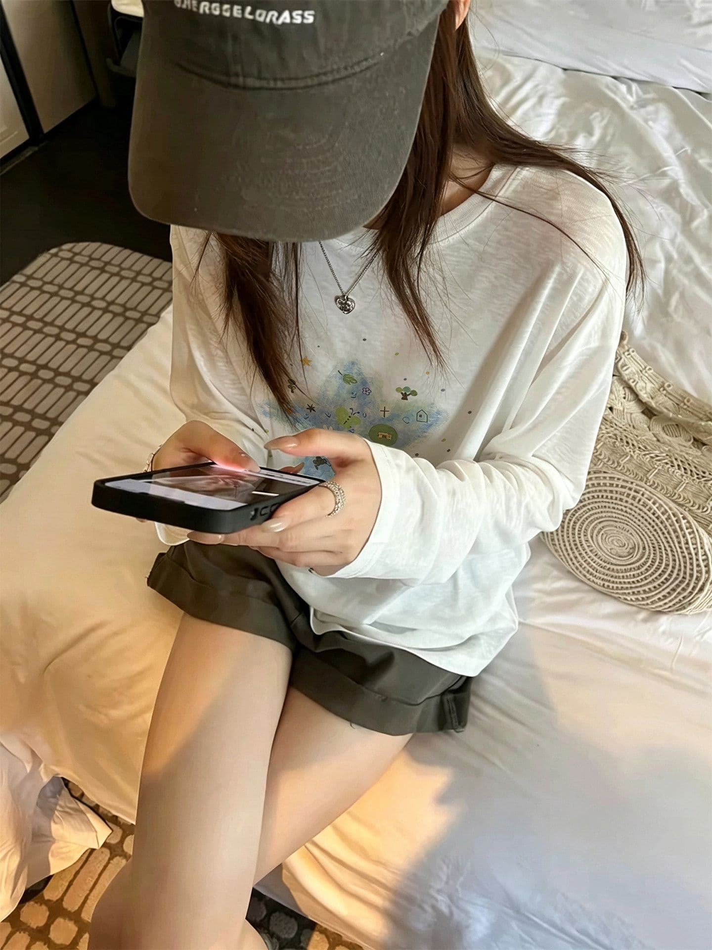 차가운 센스 얇은 스타일 긴팔 마이크로 ~을 통해 블라우스 티셔츠 여성 가을 2026 새로운 라운드 넥 루즈핏 맨위 상세 이미지 2
