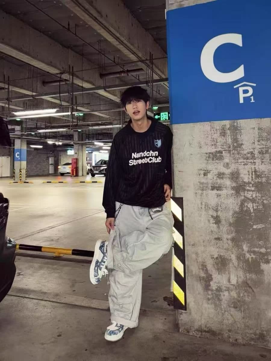 원본 운동 원단 원본 솜씨 아메리칸 스트라이프 알파벳 프린트 운동 저지 긴팔 티셔츠 남녀 가을 상세 이미지 9
